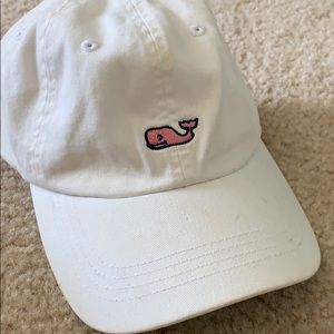 White vineyard vines baseball hat with pattern